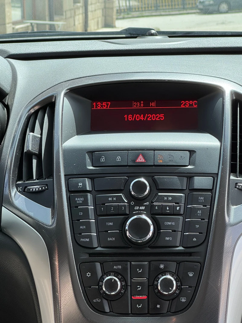 Opel Astra J 1.4 Turbo, снимка 8 - Автомобили и джипове - 52856515