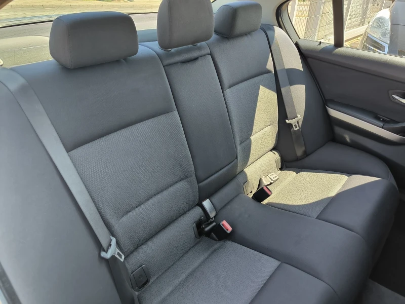 BMW 320 2.0i, снимка 12 - Автомобили и джипове - 51321991