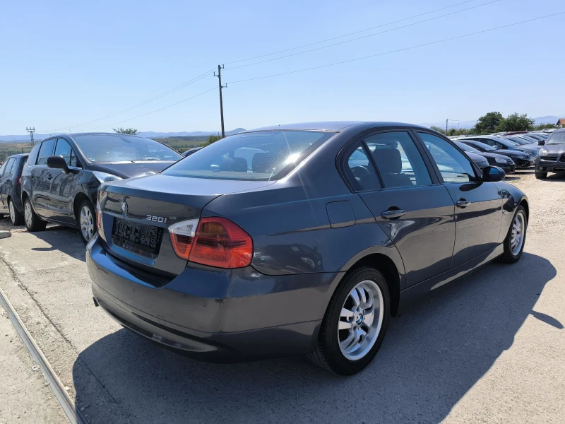 BMW 320 2.0i, снимка 5 - Автомобили и джипове - 51321991