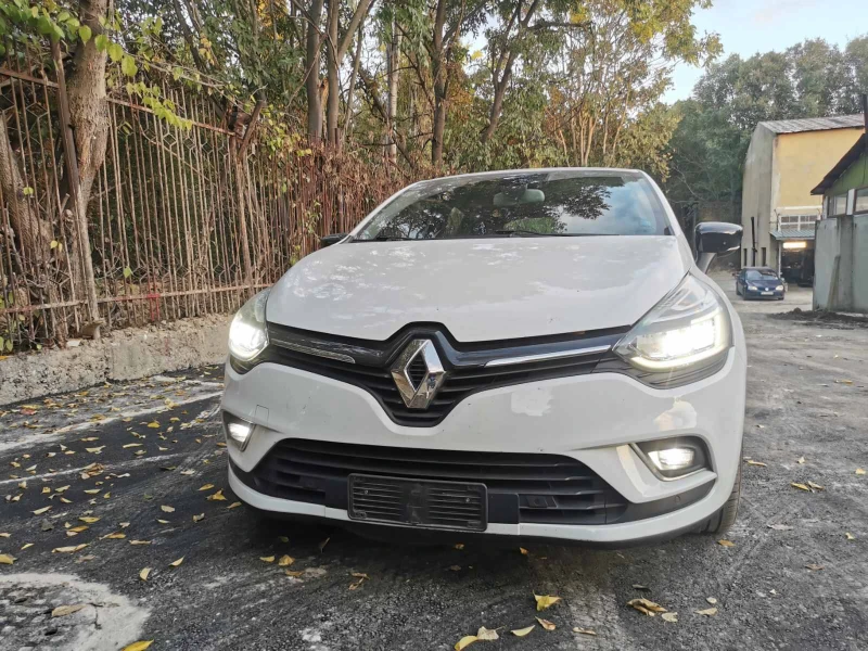 Renault Clio 1.5dCi, MOSCHINO, снимка 3 - Автомобили и джипове - 52081422