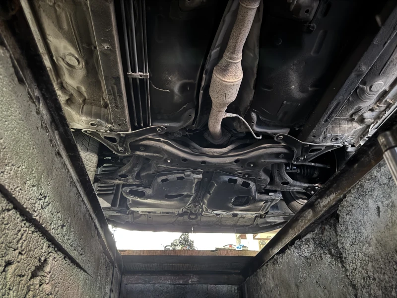 Toyota Avensis 1.8 vvti, снимка 12 - Автомобили и джипове - 52775857