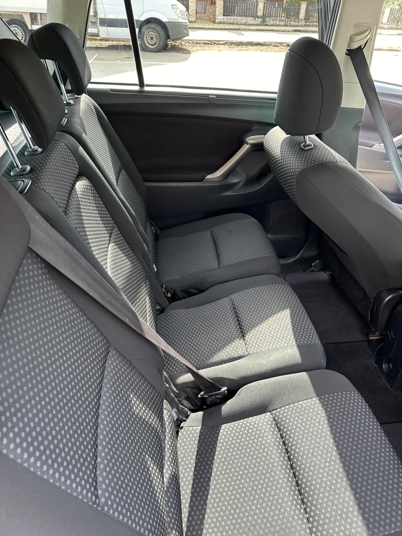 Toyota Verso 2.0 D-4D, Keyless , снимка 9 - Автомобили и джипове - 53052162