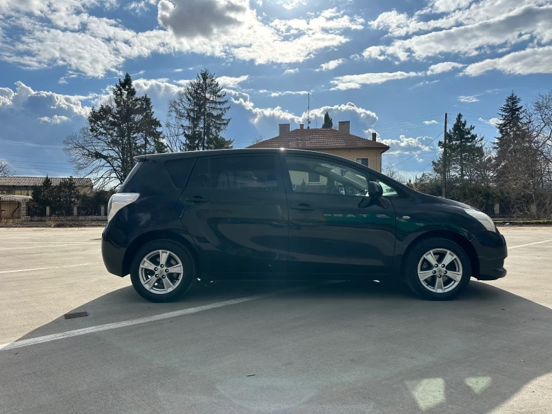 Toyota Verso 2.0 D-4D, Keyless , снимка 2 - Автомобили и джипове - 53052162