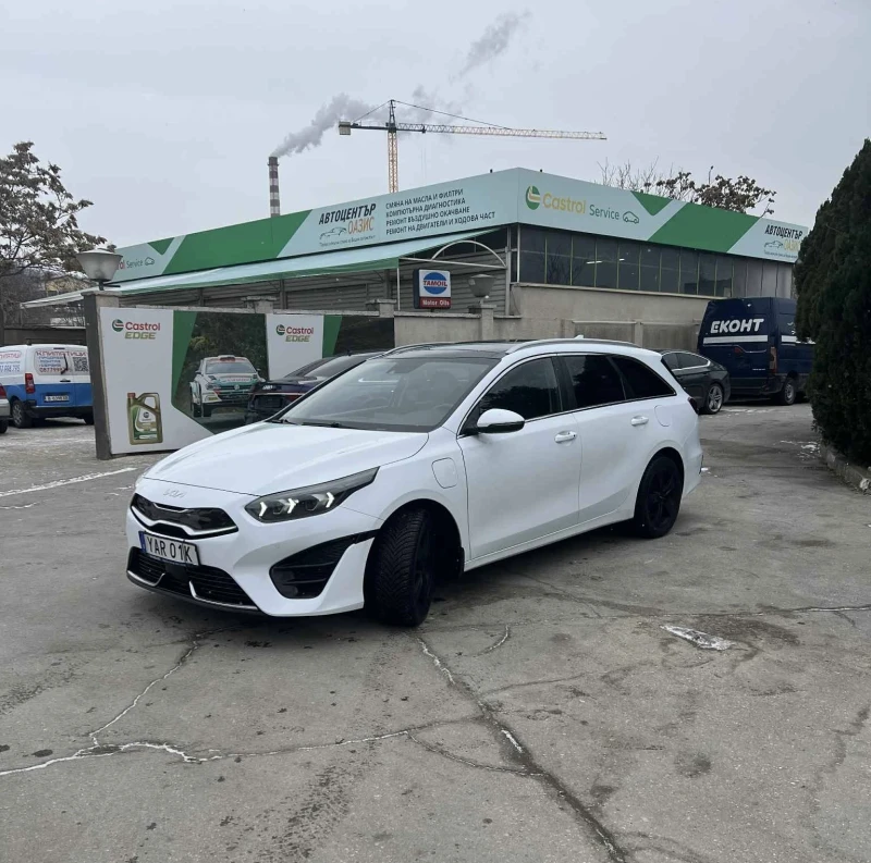 Kia Ceed 1.6i, снимка 4 - Автомобили и джипове - 53155594