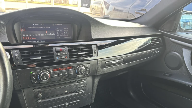 BMW 330 Xd M-Pack, снимка 10 - Автомобили и джипове - 53179880