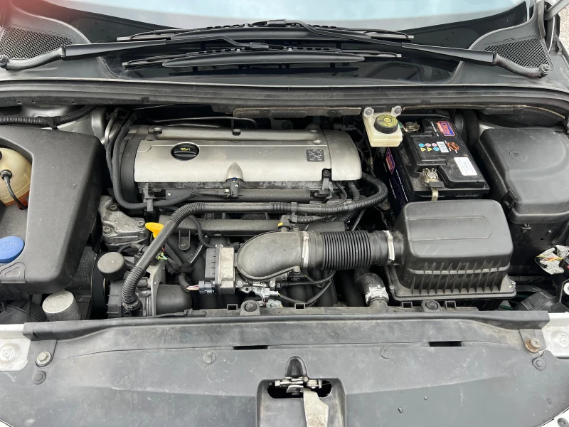 Peugeot 307 2.0i AVTOMAT, снимка 11 - Автомобили и джипове - 53220342