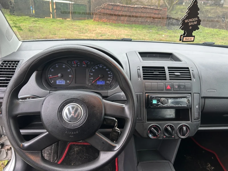 VW Polo, снимка 8 - Автомобили и джипове - 53527696