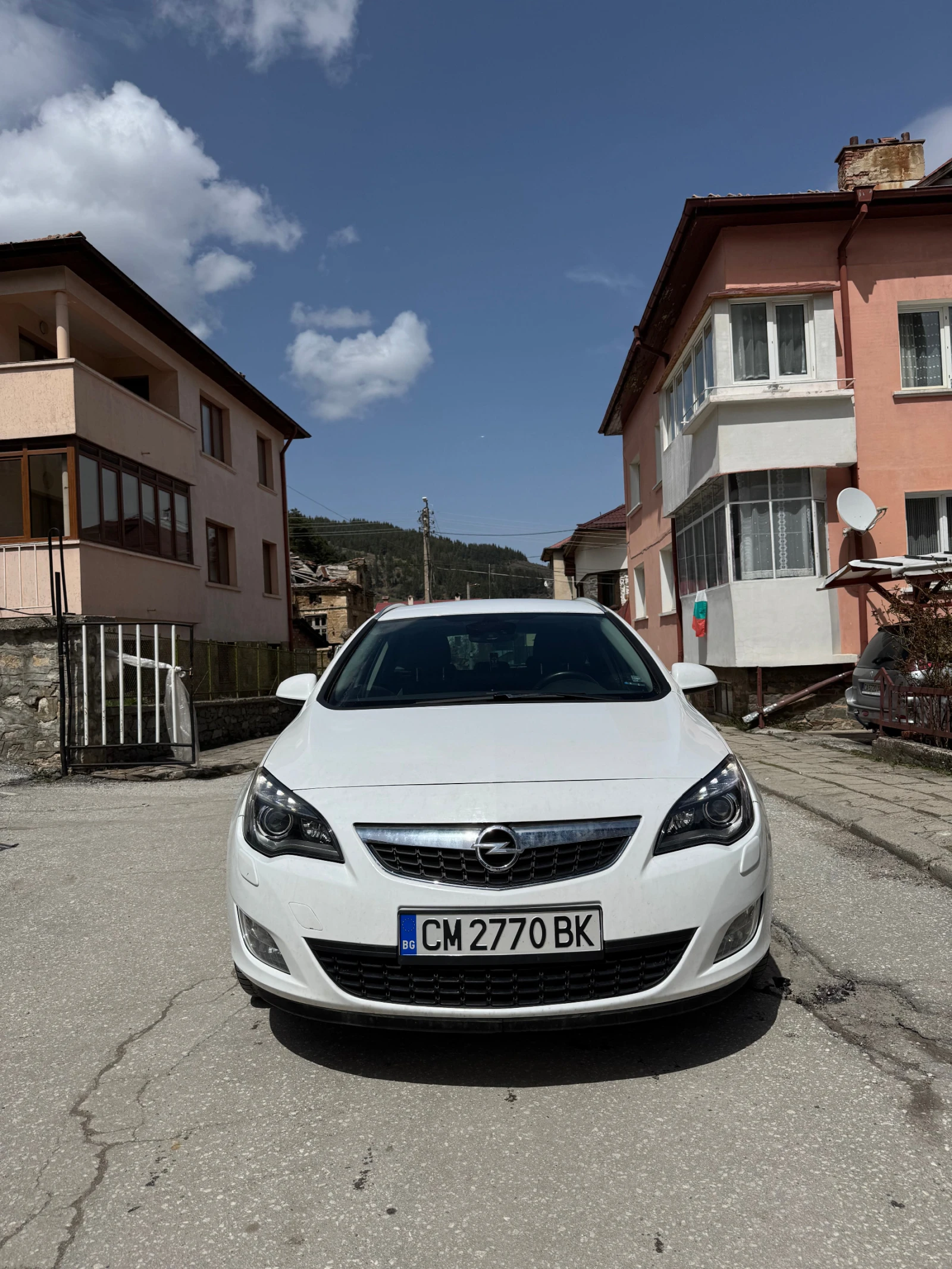 Opel Astra J 1.4 Turbo, снимка 1