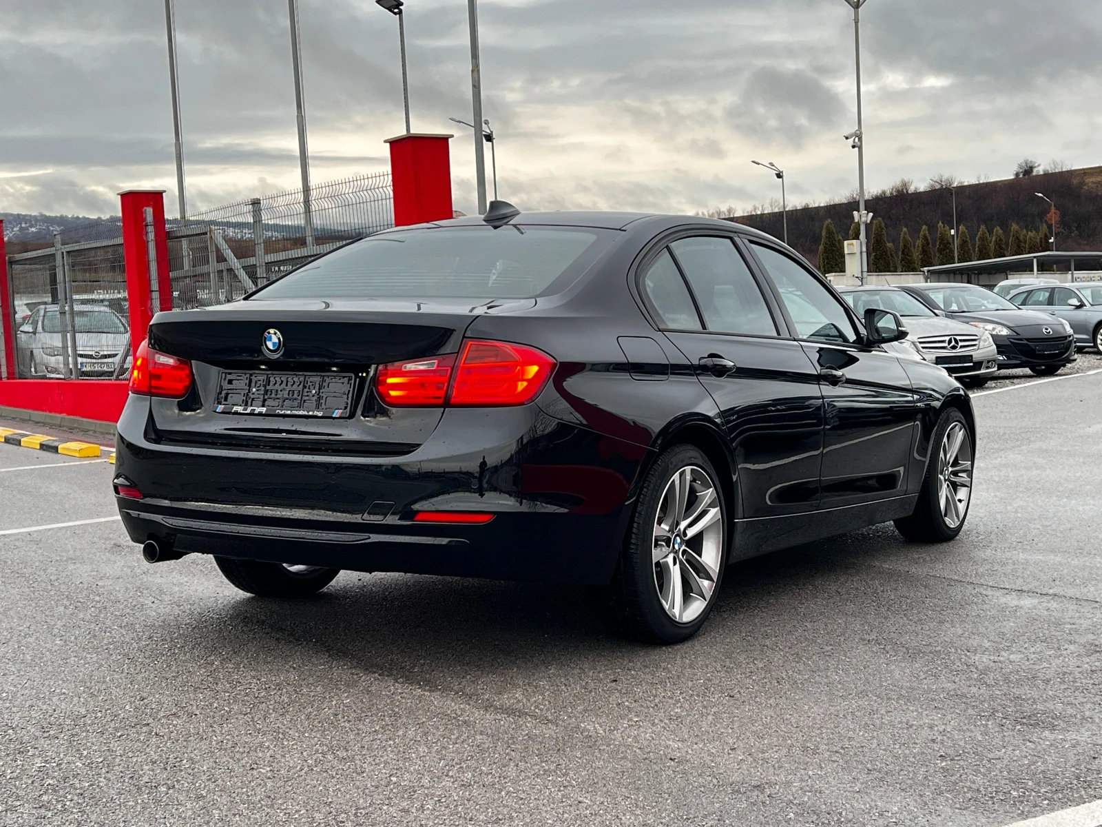 BMW 320 d Sport Автоматик Камера Биксенон Нови гуми - изображение 4