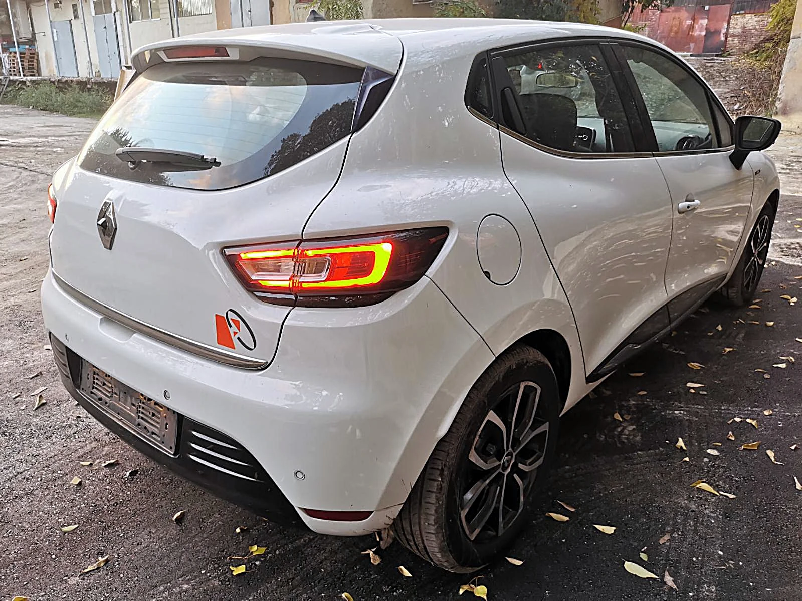 Renault Clio 1.5dCi, MOSCHINO - изображение 5