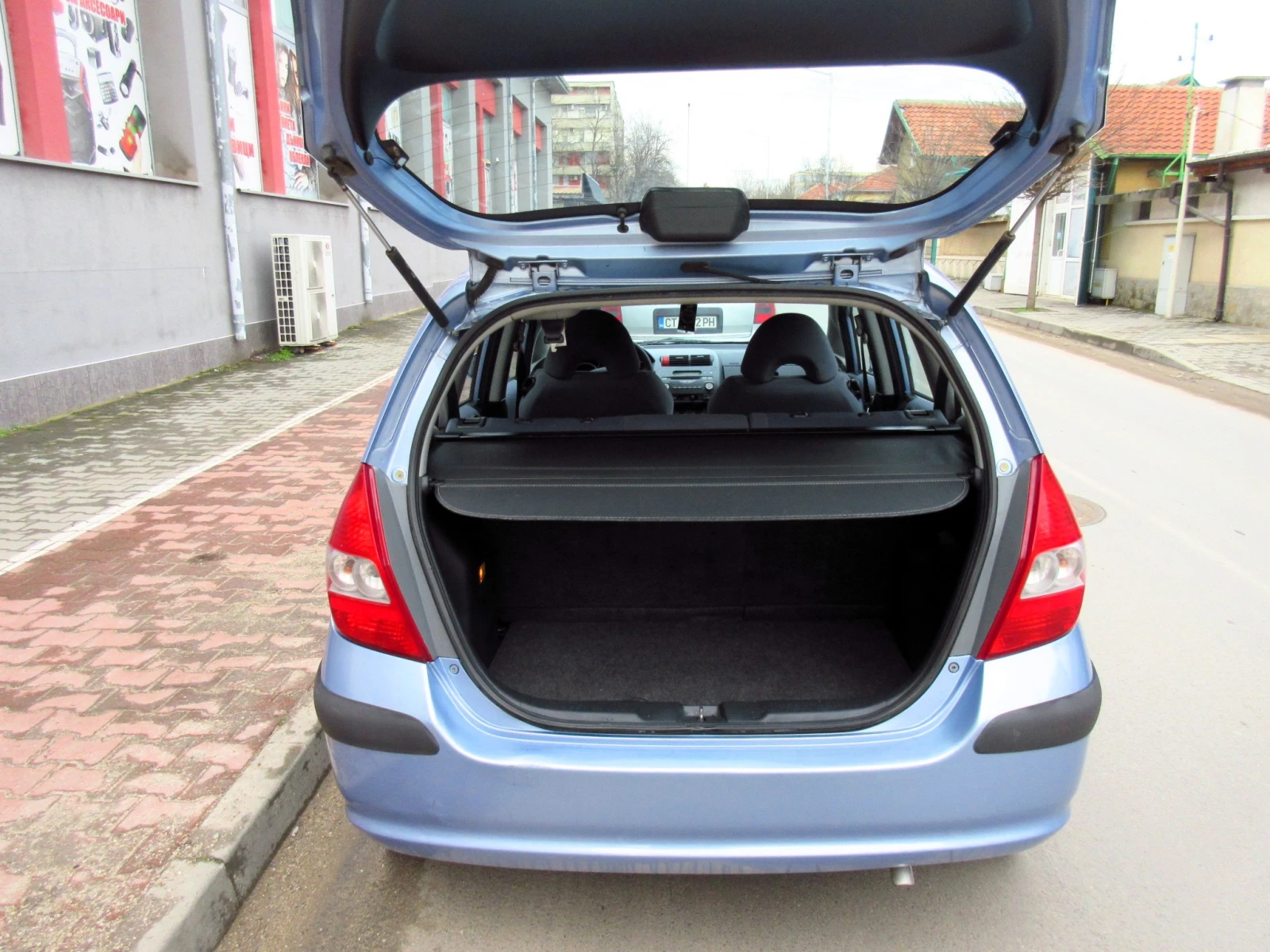 Honda Jazz 1.4i - изображение 6