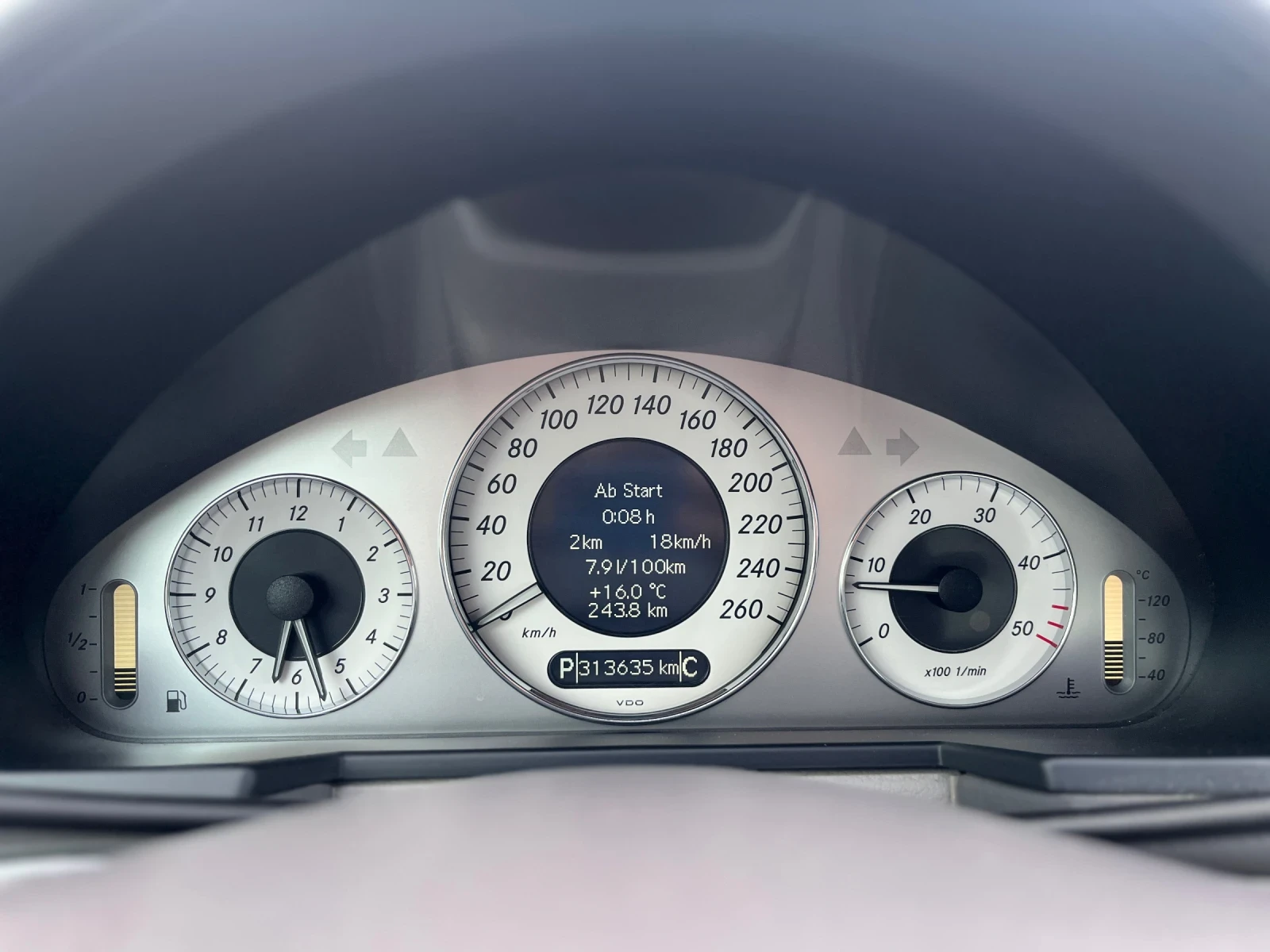 Mercedes-Benz E 280 FACE* CDI* AUTOM* PODGR* , снимка 6 - Автомобили и джипове - 53712508