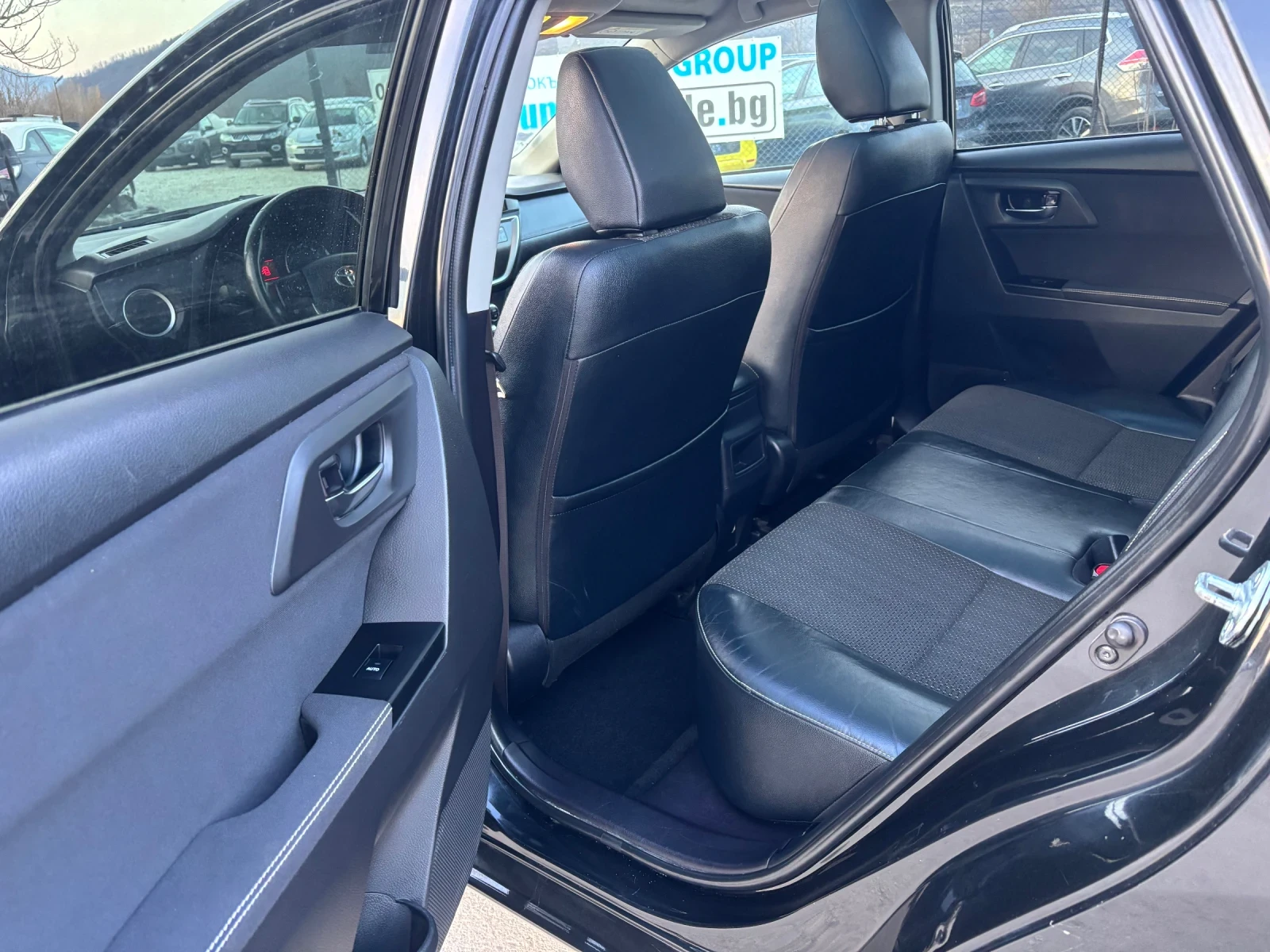 Toyota Auris 2.0 d4d, снимка 9 - Автомобили и джипове - 53879965