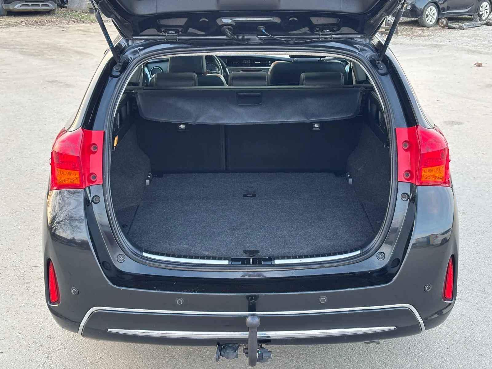 Toyota Auris 2.0 d4d, снимка 7 - Автомобили и джипове - 53879965