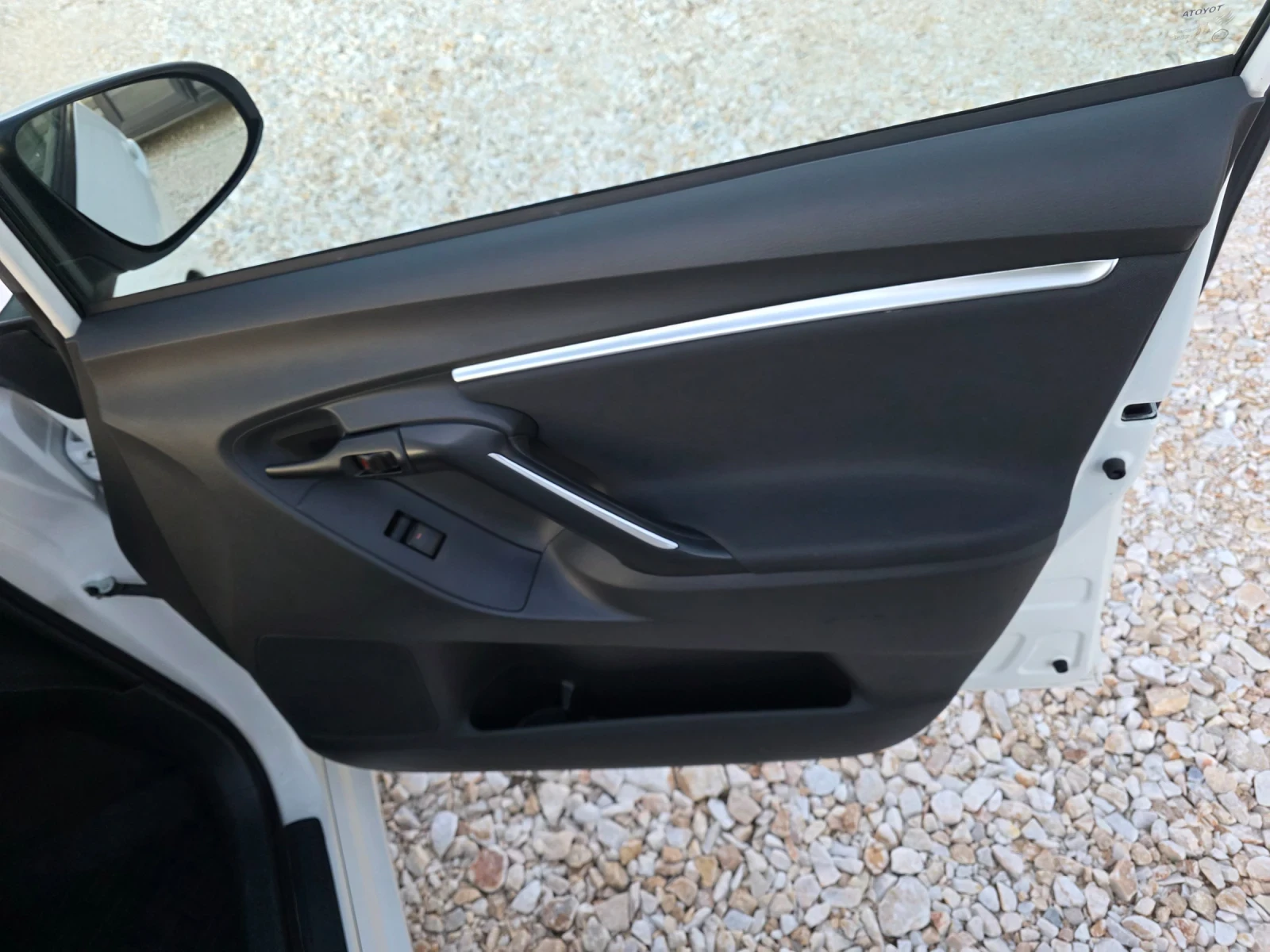 Toyota Verso 1.6 VVTI Панорама Климатроник Автопилот, снимка 6 - Автомобили и джипове - 54197056