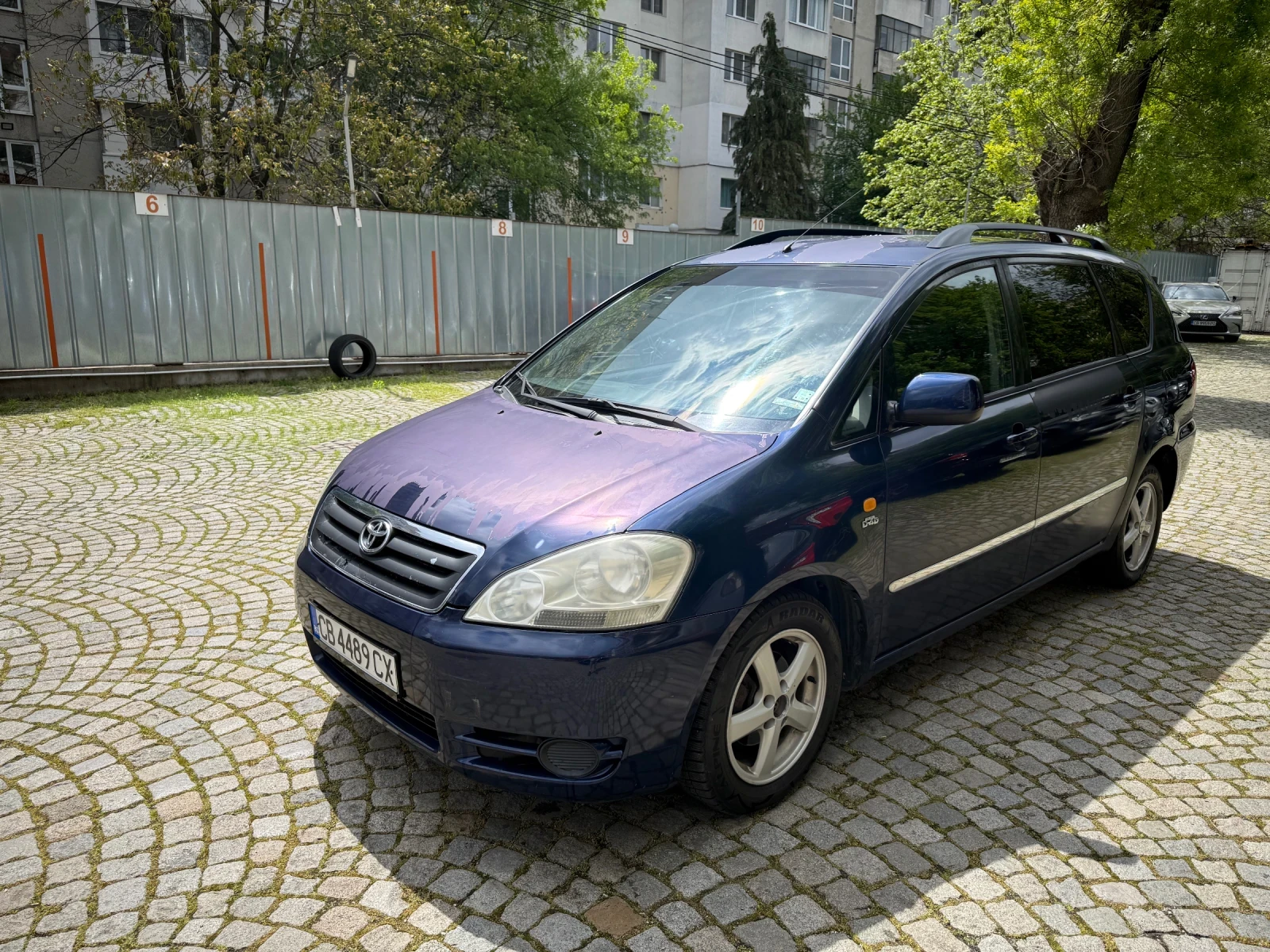 Toyota Avensis verso 2.0 D4D, снимка 3 - Автомобили и джипове - 54392266