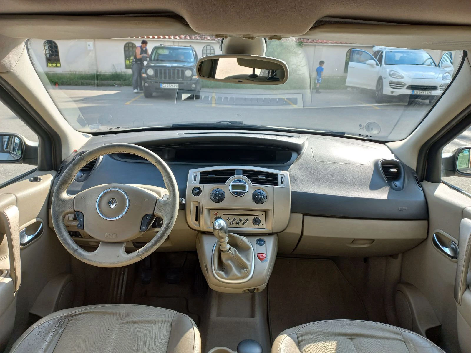 Renault Grand scenic 1.9 DCI, снимка 11 - Автомобили и джипове - 54809234