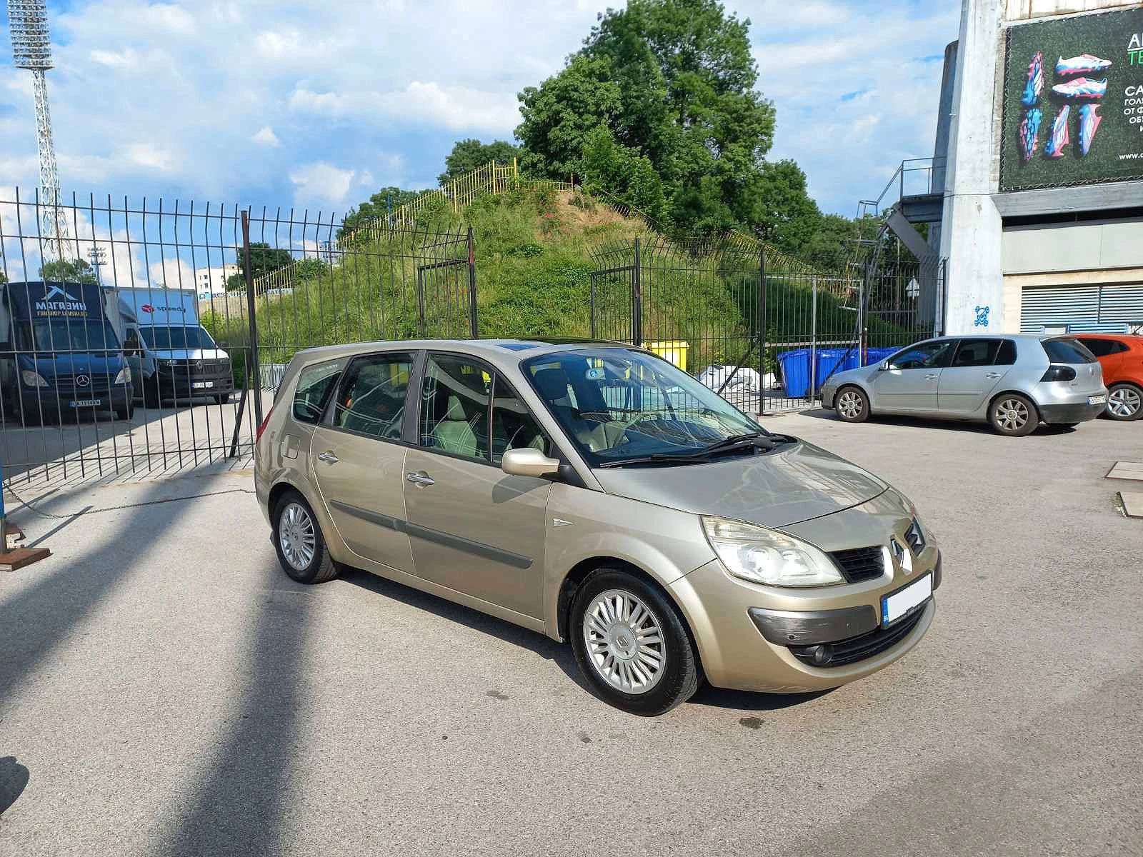 Renault Grand scenic 1.9 DCI, снимка 2 - Автомобили и джипове - 54809234