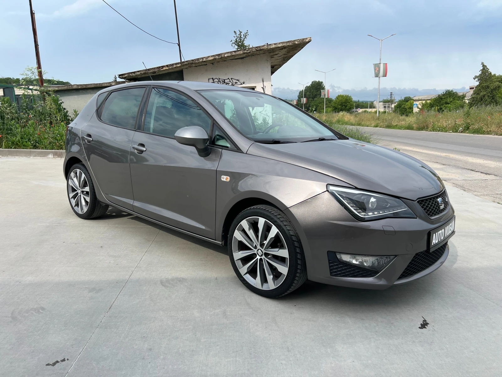 Seat Ibiza 1.6-TDI-90кс-FR, снимка 3 - Автомобили и джипове - 54899333