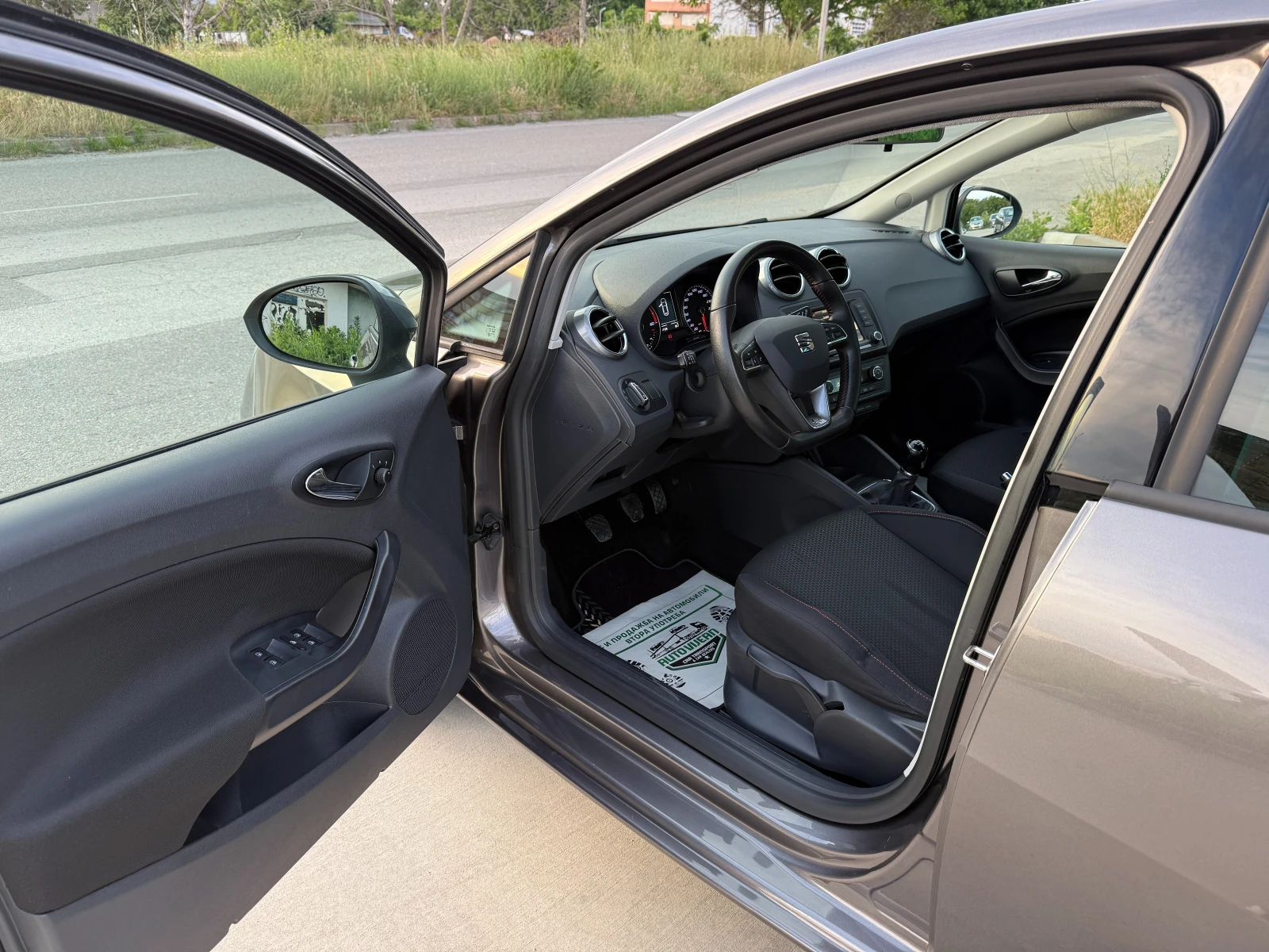 Seat Ibiza 1.6-TDI-90кс-FR, снимка 8 - Автомобили и джипове - 54899333