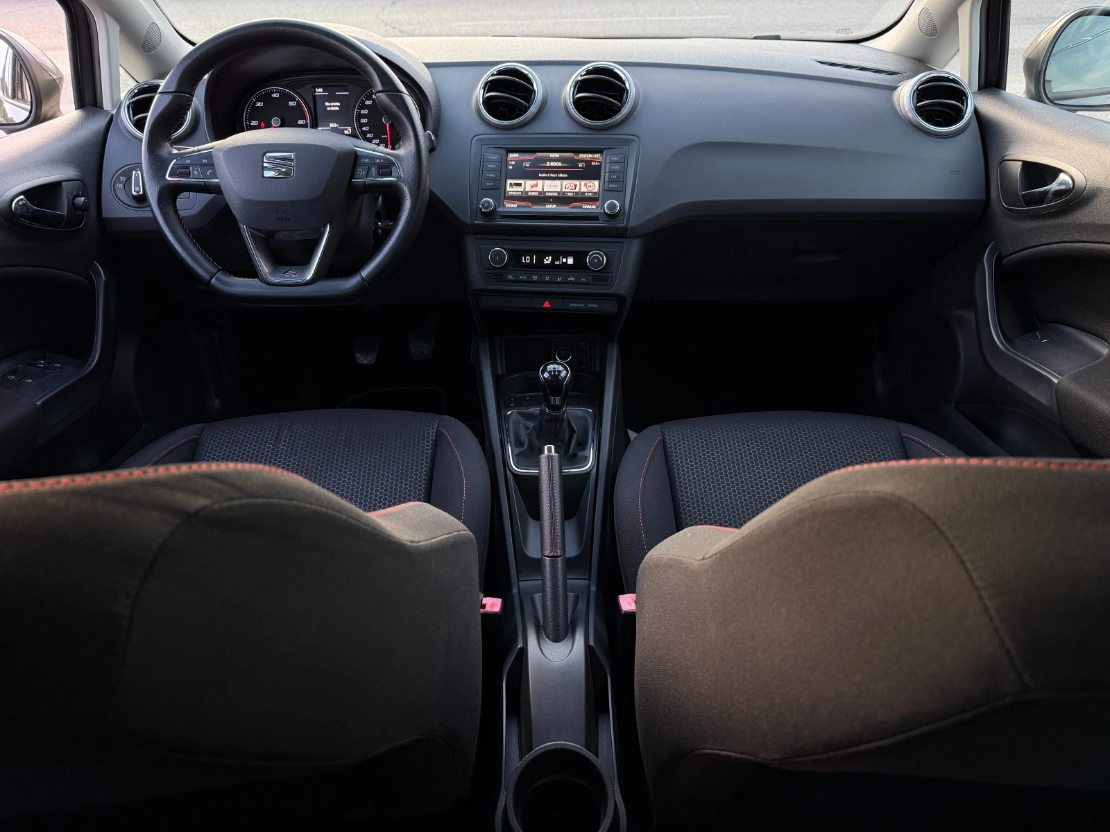 Seat Ibiza 1.6-TDI-90кс-FR, снимка 11 - Автомобили и джипове - 54899333