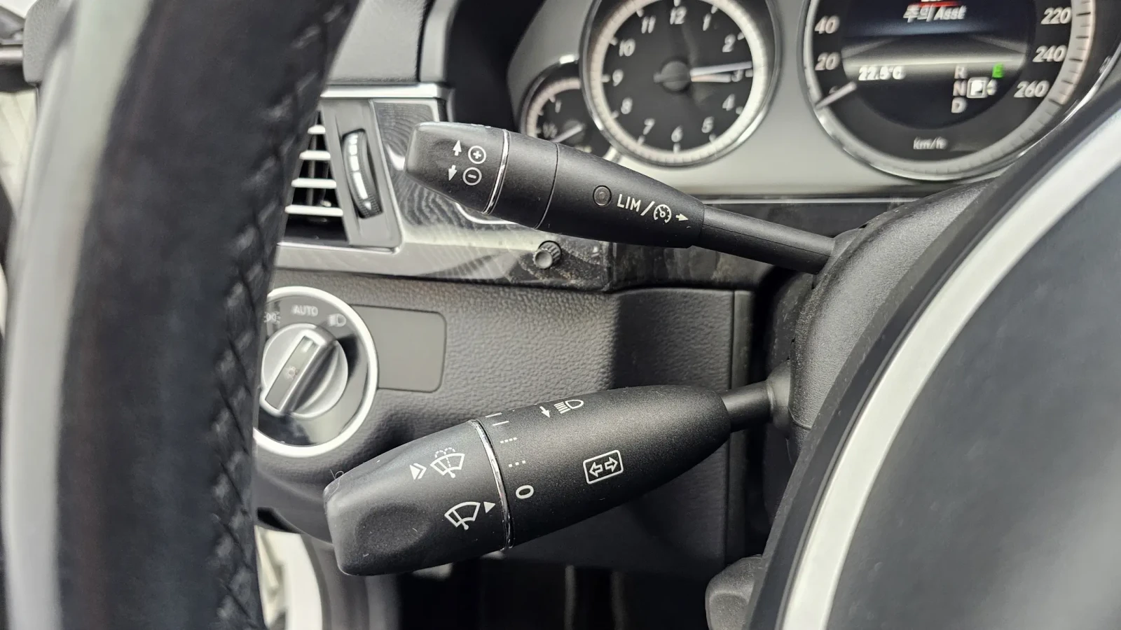 Mercedes-Benz E 300 AMG LINE/ПОДГЕВ/360CAM/PANO, снимка 14 - Автомобили и джипове - 55202978