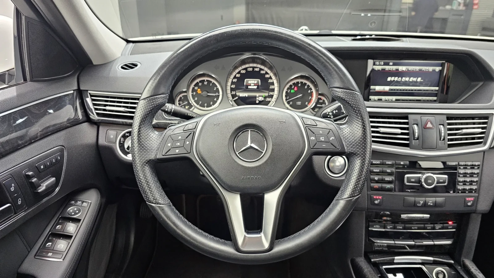Mercedes-Benz E 300 AMG LINE/ПОДГЕВ/360CAM/PANO, снимка 11 - Автомобили и джипове - 55202978