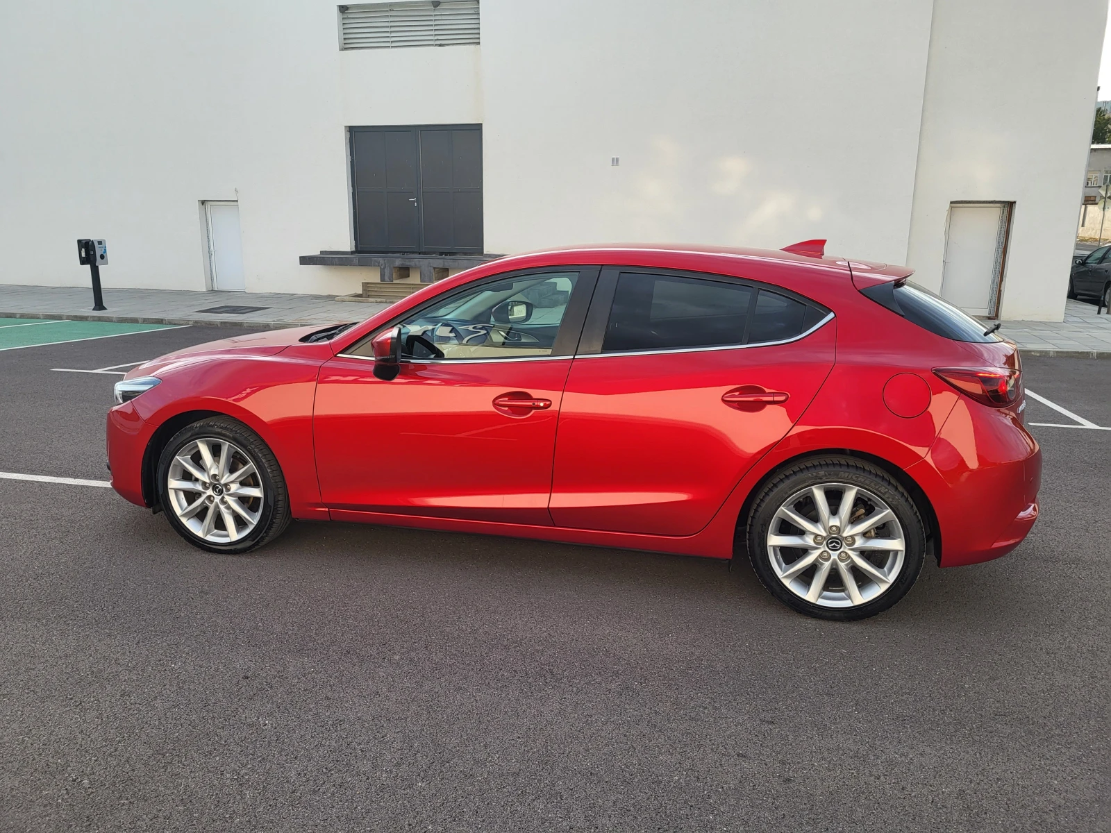 Mazda 3 лек автомобил, снимка 5 - Автомобили и джипове - 55416954