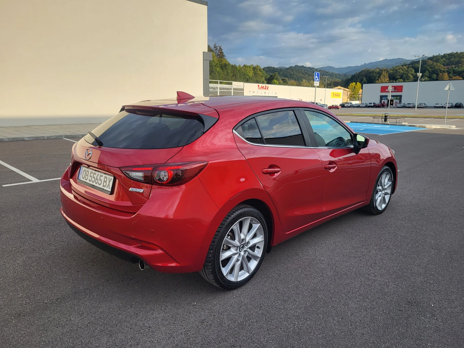 Mazda 3 лек автомобил, снимка 4 - Автомобили и джипове - 55416954