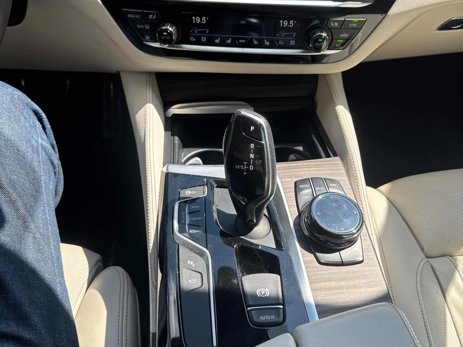 BMW 540 XDRIVE* HARMAN KARDON* HEAD-UP* 360* ПОДГРЕВ* ОБДУ, снимка 9 - Автомобили и джипове - 55494634