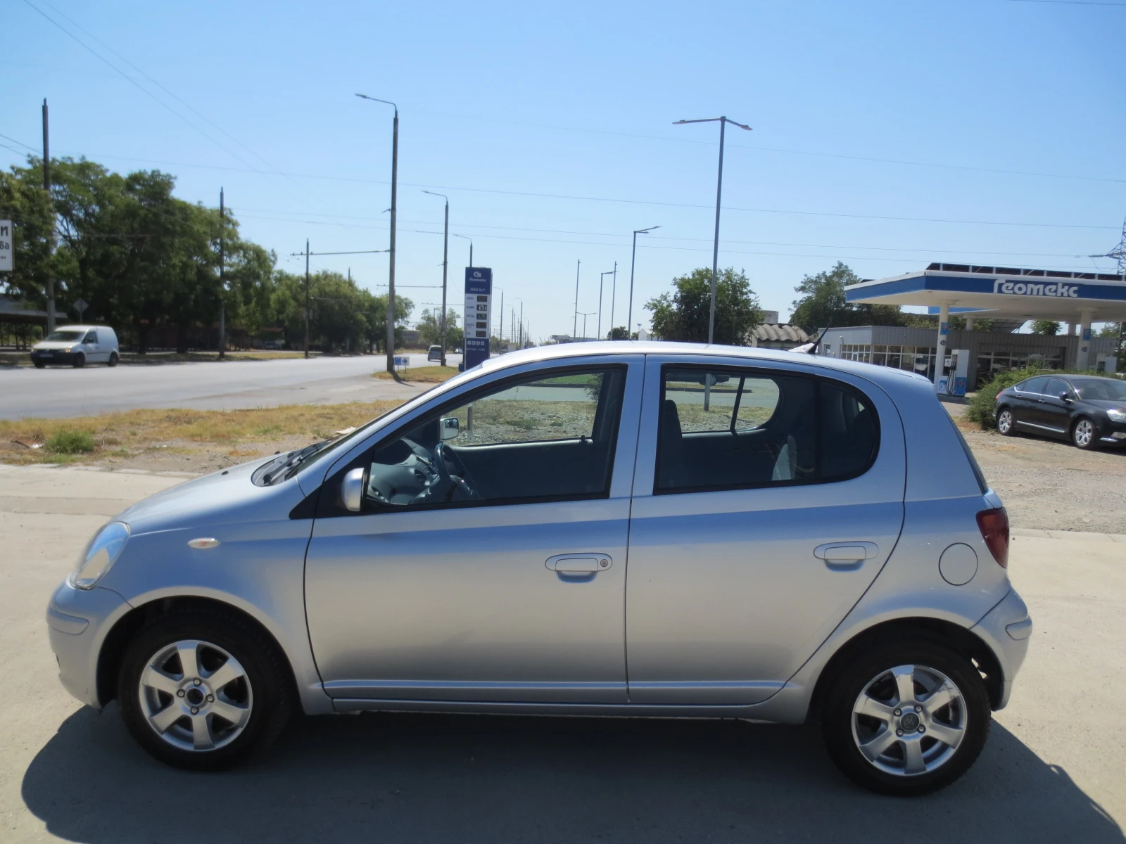 Toyota Yaris 1.4 D4D, снимка 8 - Автомобили и джипове - 55703002