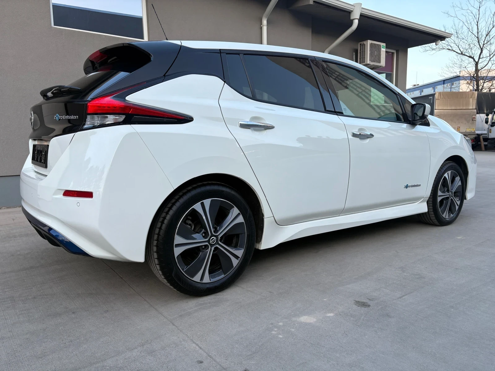 Nissan Leaf  N-Connecta 40kW, снимка 8 - Автомобили и джипове - 56175683