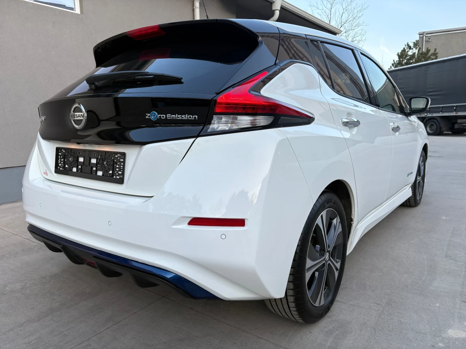 Nissan Leaf  N-Connecta 40kW, снимка 7 - Автомобили и джипове - 56175683