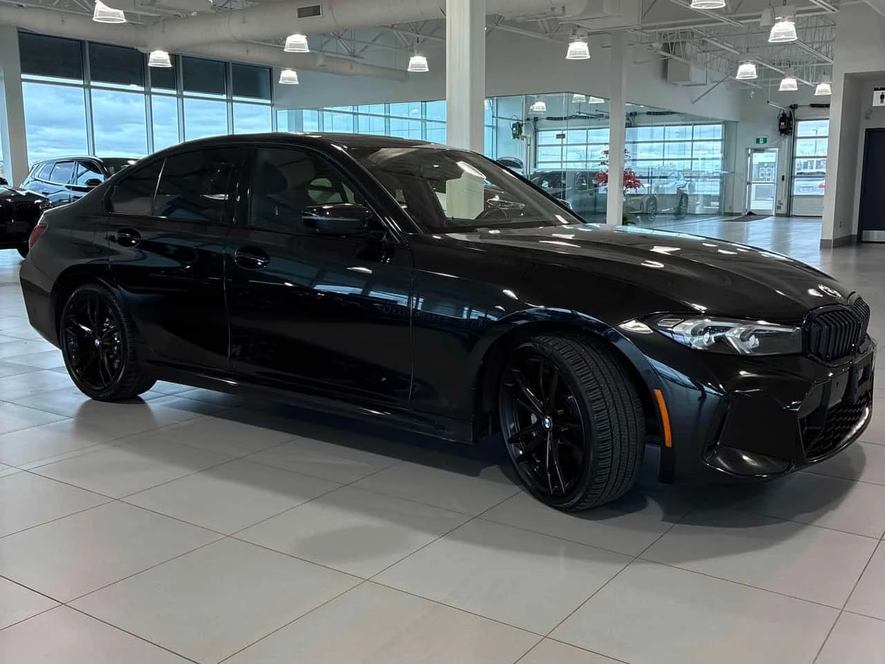 BMW 330 330i xDrive  CARFAX | Mobile.bg � ����������� 3