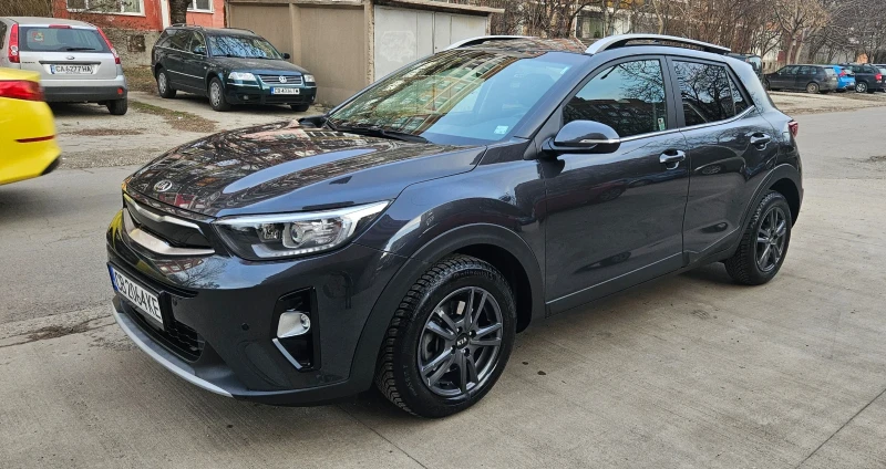 Kia Stonic, снимка 2 - Автомобили и джипове - 52654389