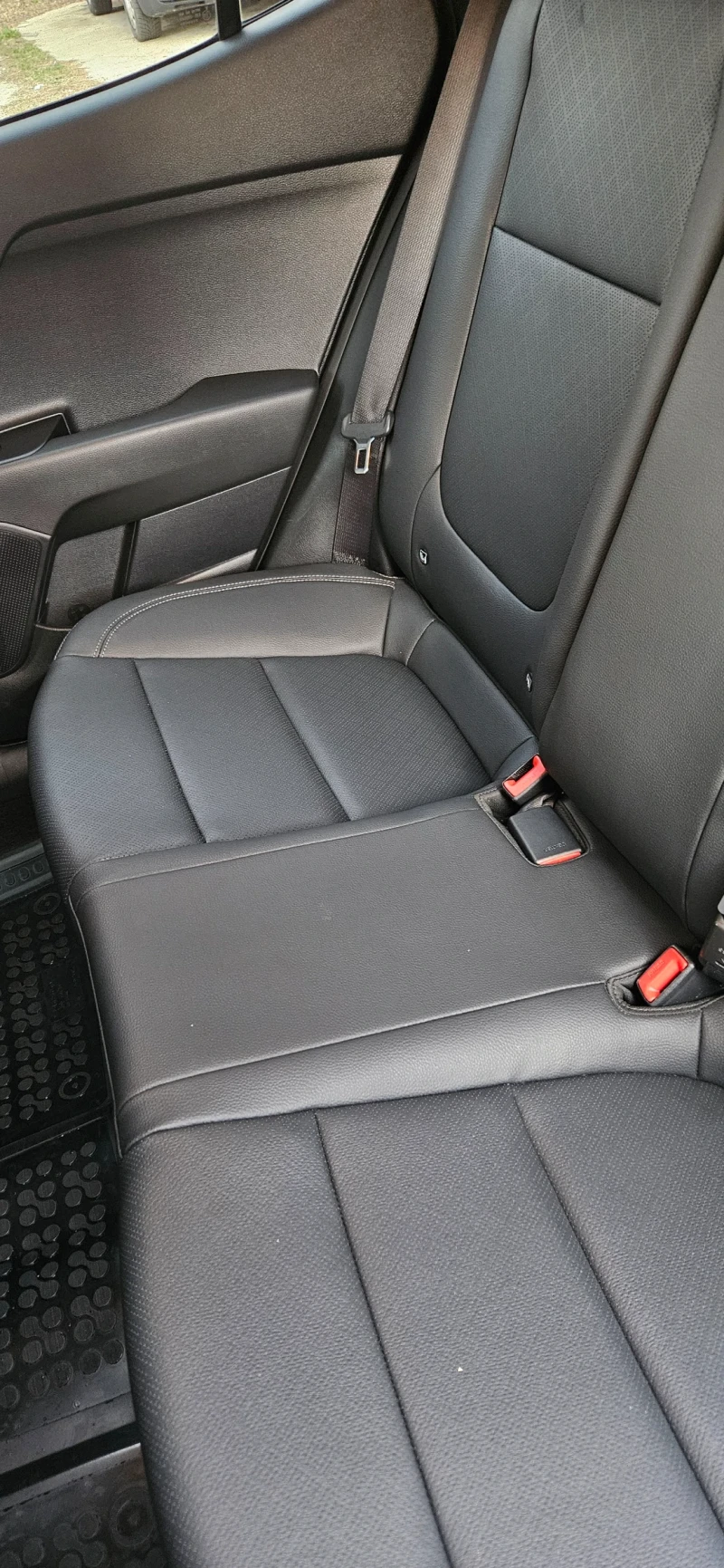 Kia Stonic, снимка 10 - Автомобили и джипове - 52654389