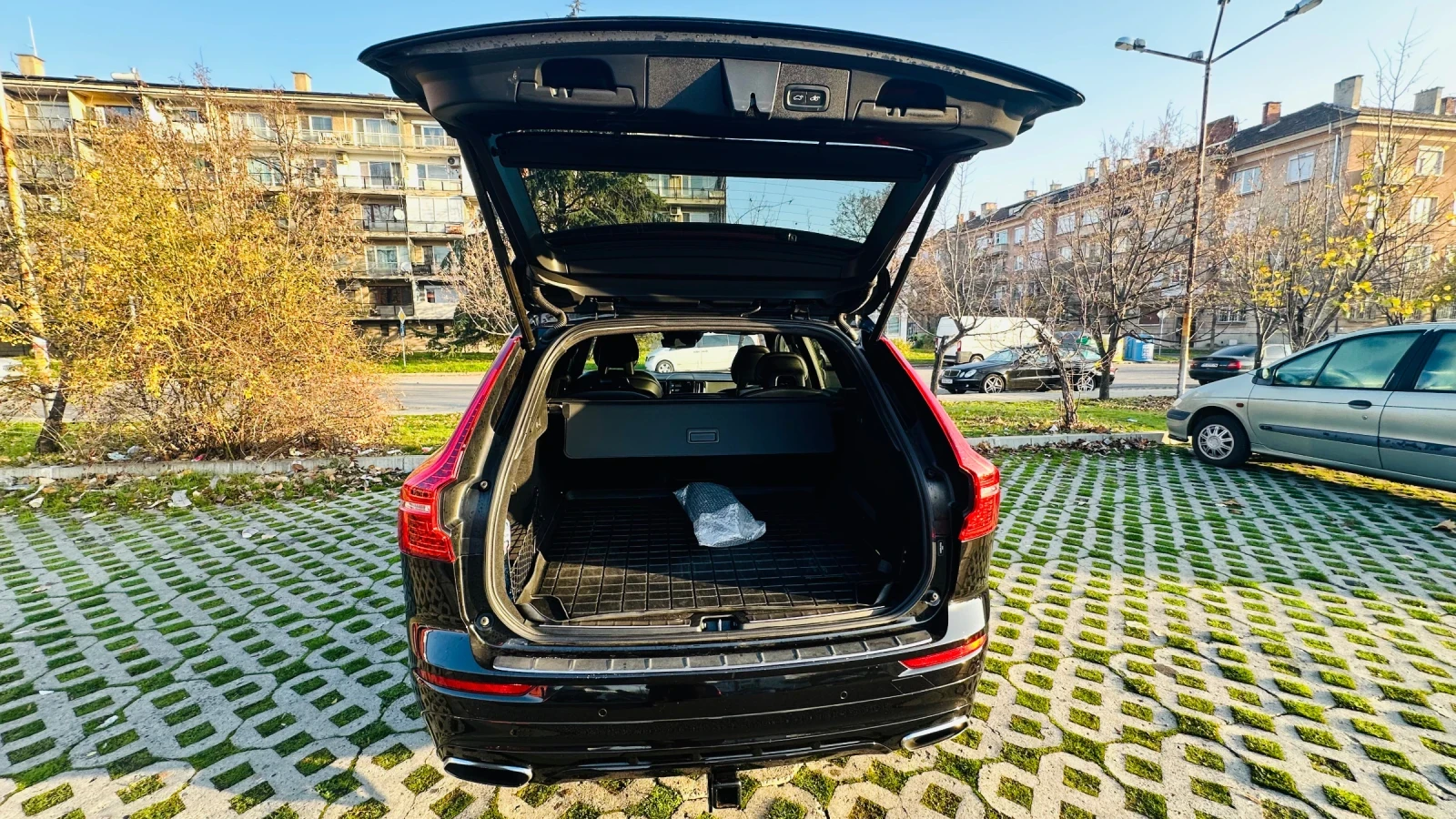 Volvo XC60 T8 - изображение 10