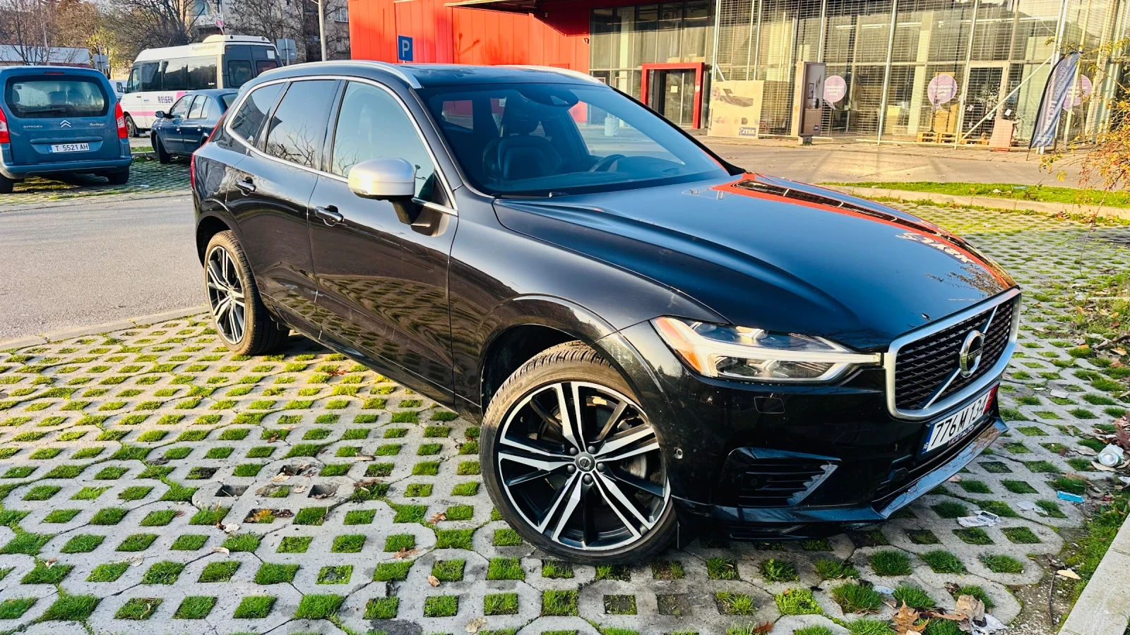 Volvo XC60 T8 - изображение 2