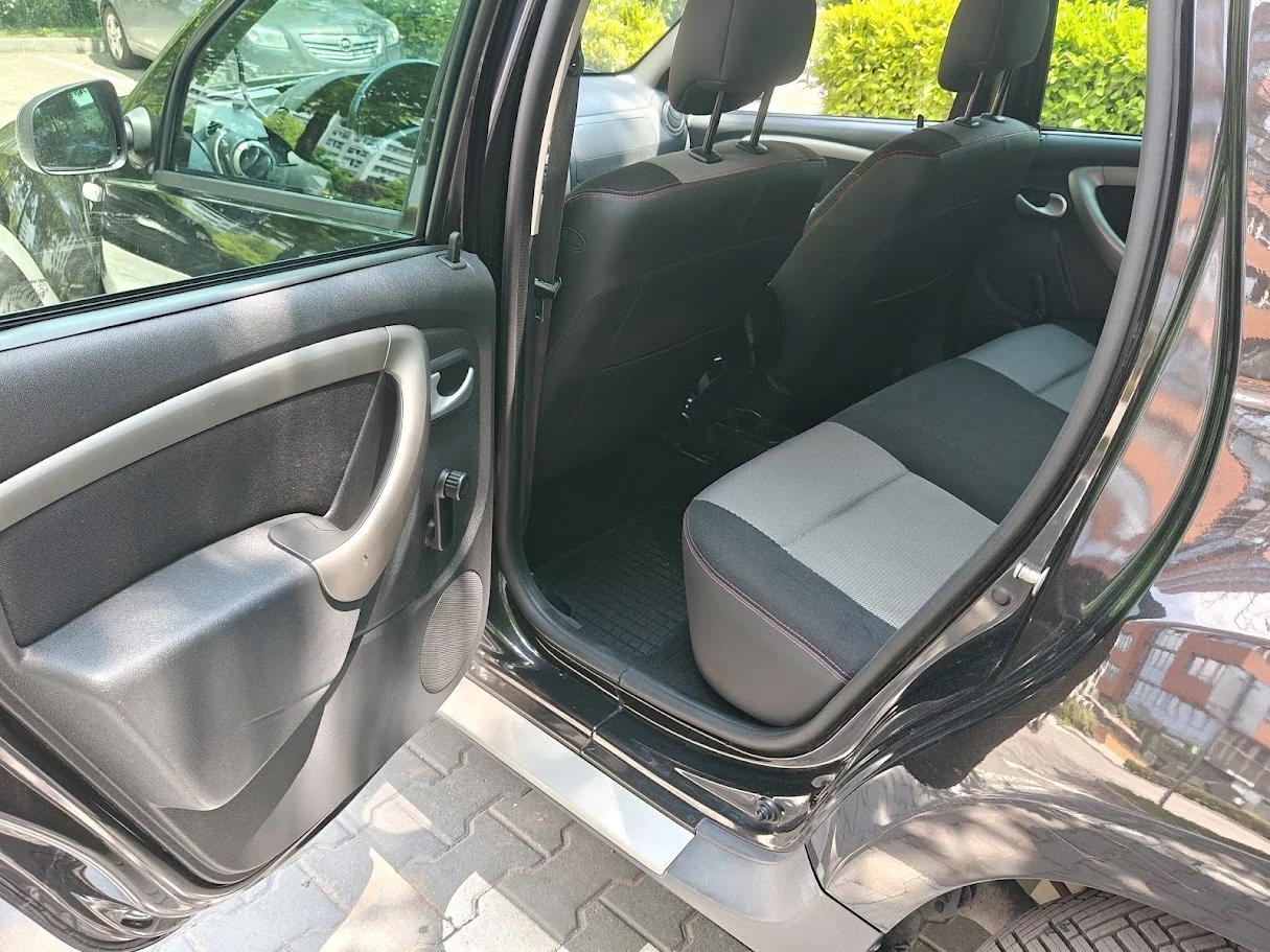 Dacia Duster 1.6 LPG, снимка 8 - Автомобили и джипове - 55318807