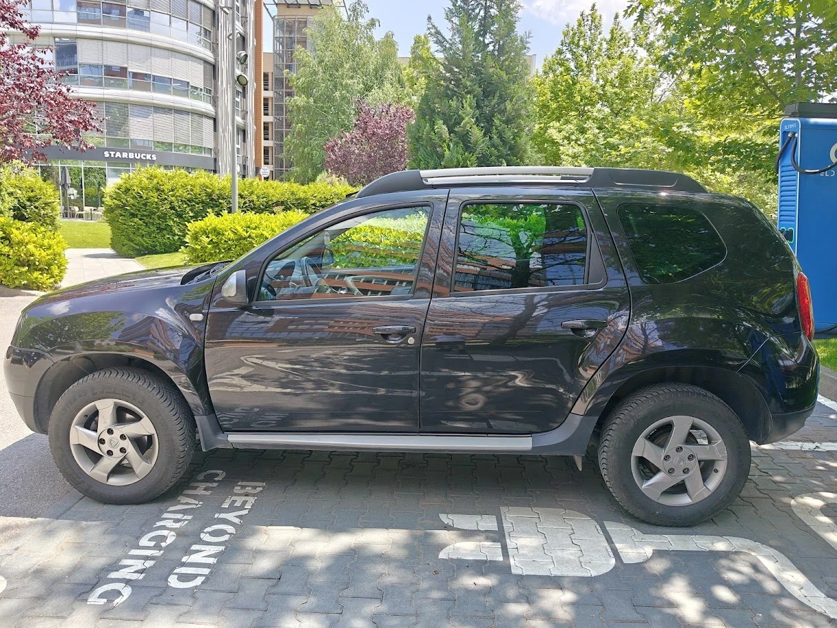 Dacia Duster 1.6 LPG, снимка 5 - Автомобили и джипове - 55318807