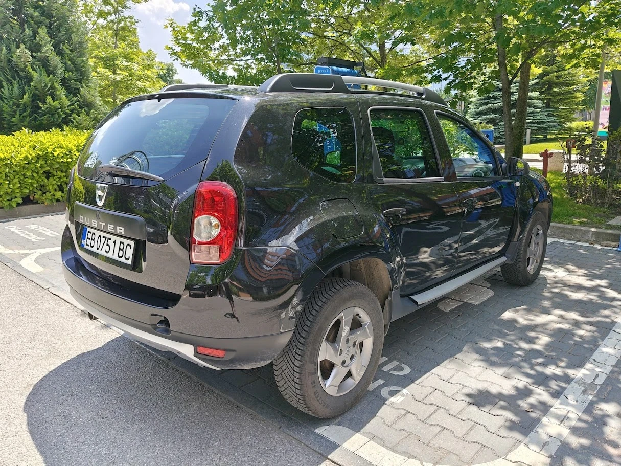 Dacia Duster 1.6 LPG, снимка 4 - Автомобили и джипове - 55318807
