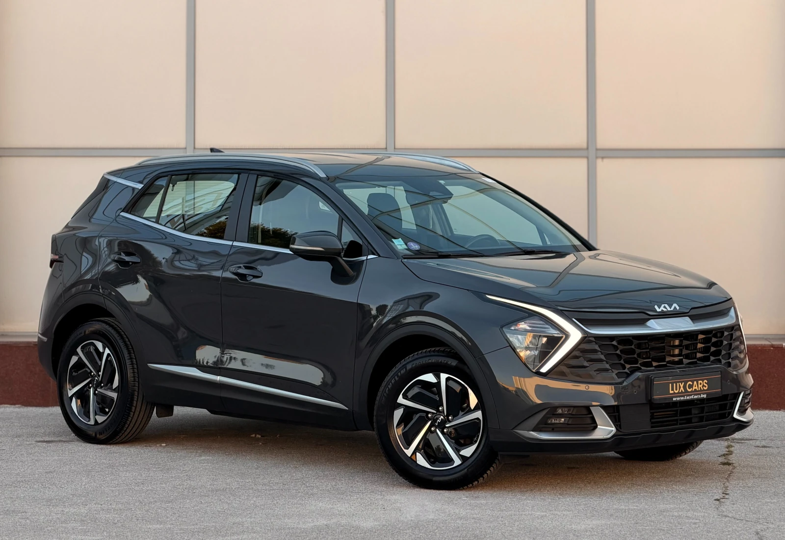 Kia Sportage - 1.6 T-GDi - Hybrid - 230к.с. - Navi - LED -