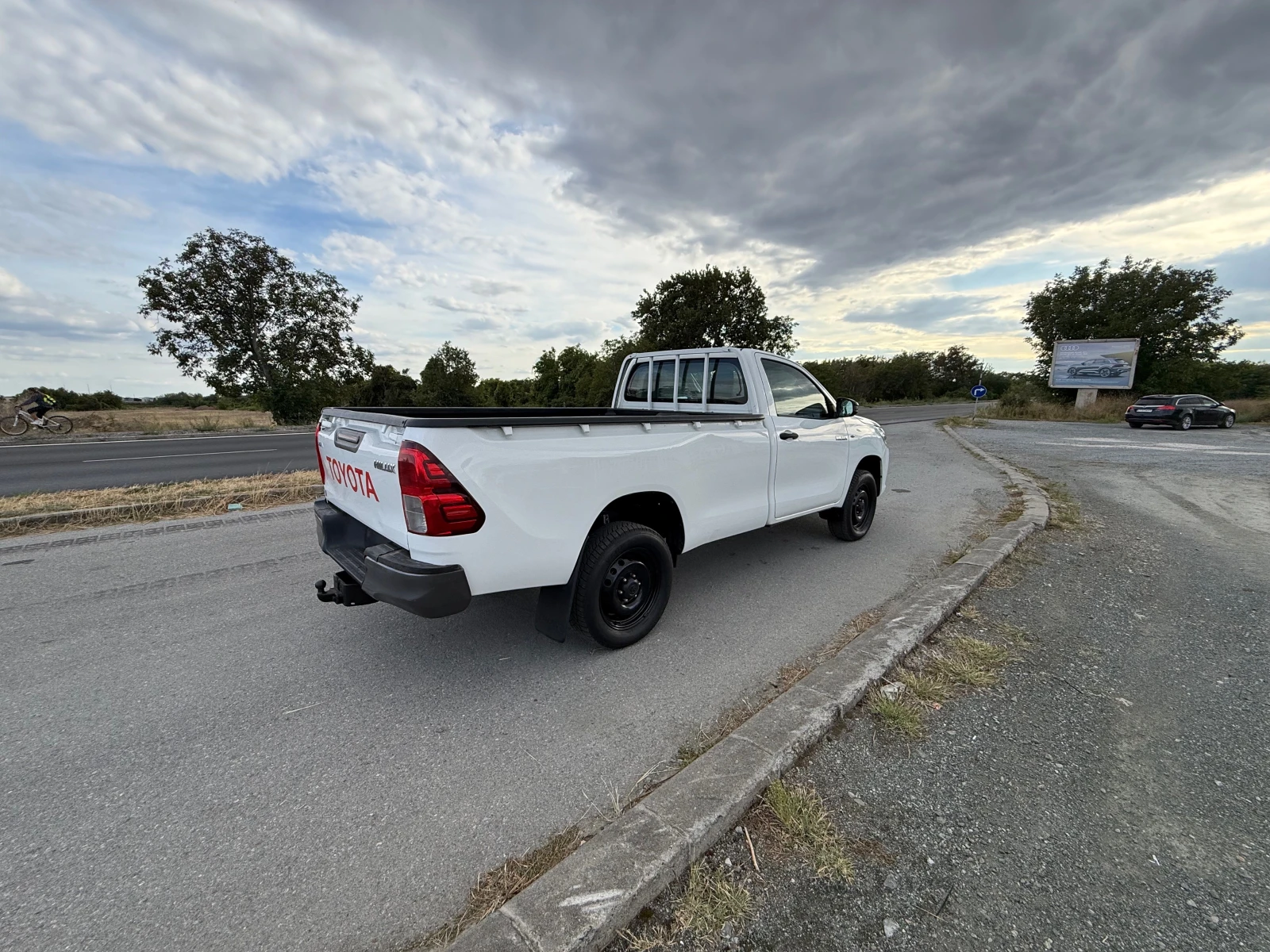 Toyota Hilux SINGLE CAB ШВЕЙЦАРИЯ, снимка 3 - Автомобили и джипове - 56090373