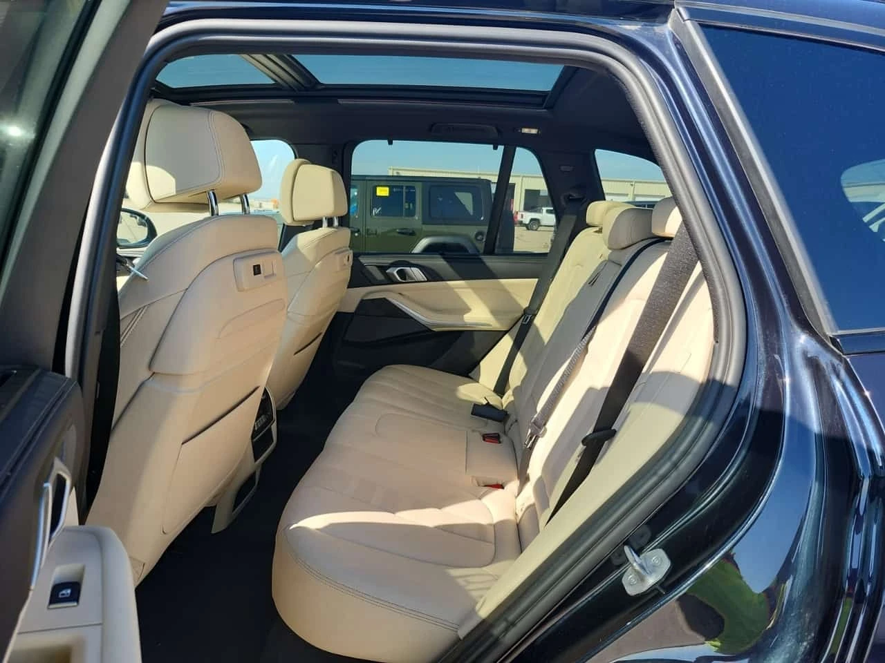 BMW X5 * M50I * АВТОКРЕДИТ БЕЗ ПЪРВОНАЧАЛНА ВНОСКА* , снимка 12 - Автомобили и джипове - 56205294