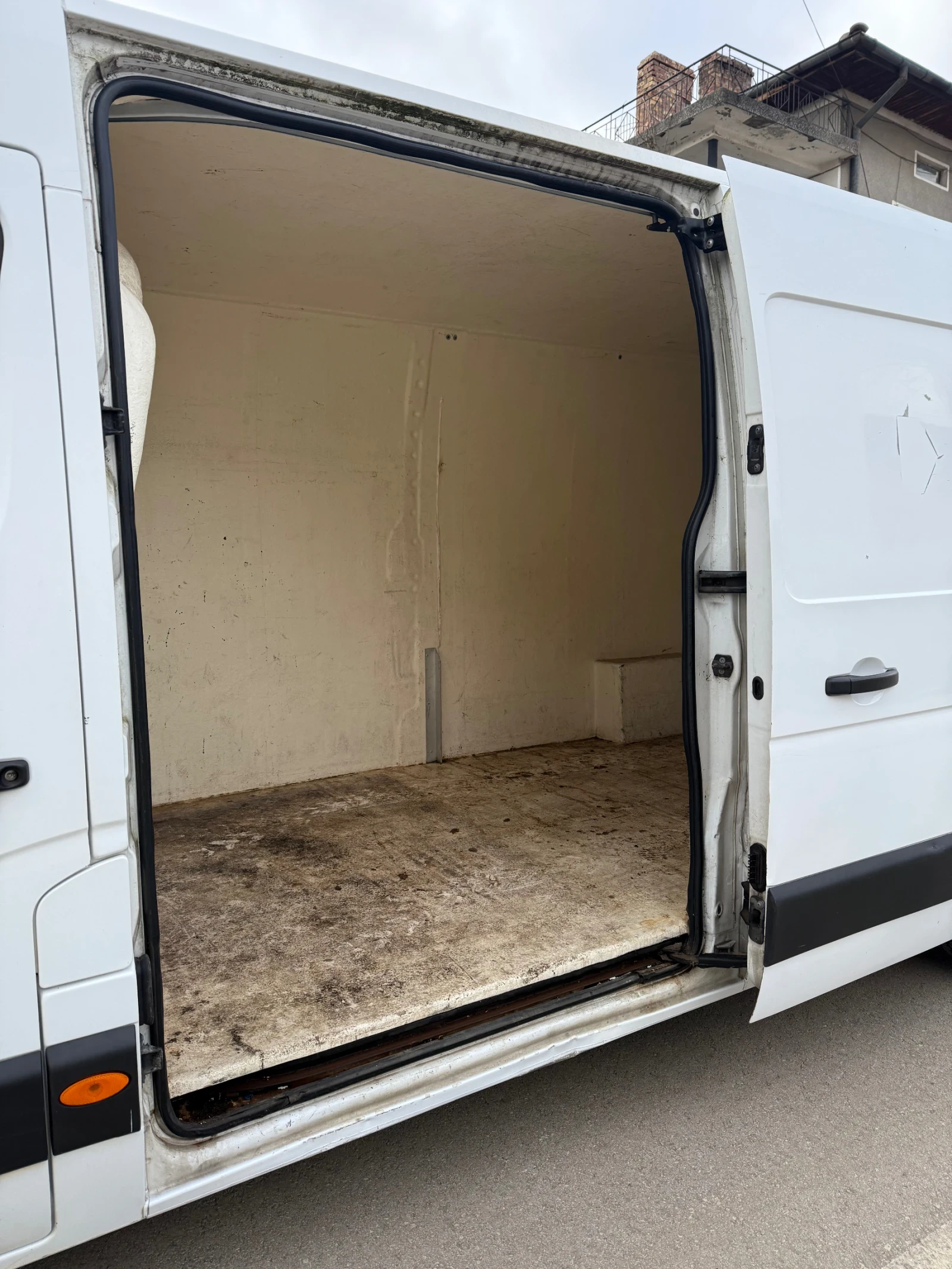 Nissan NV400 2.3БАРТЕР - изображение 9