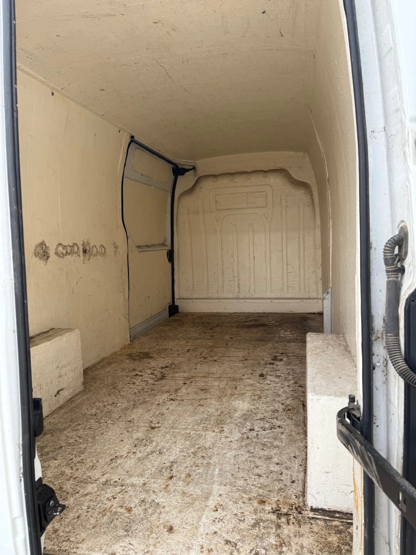 Nissan NV400 2.3БАРТЕР - изображение 8