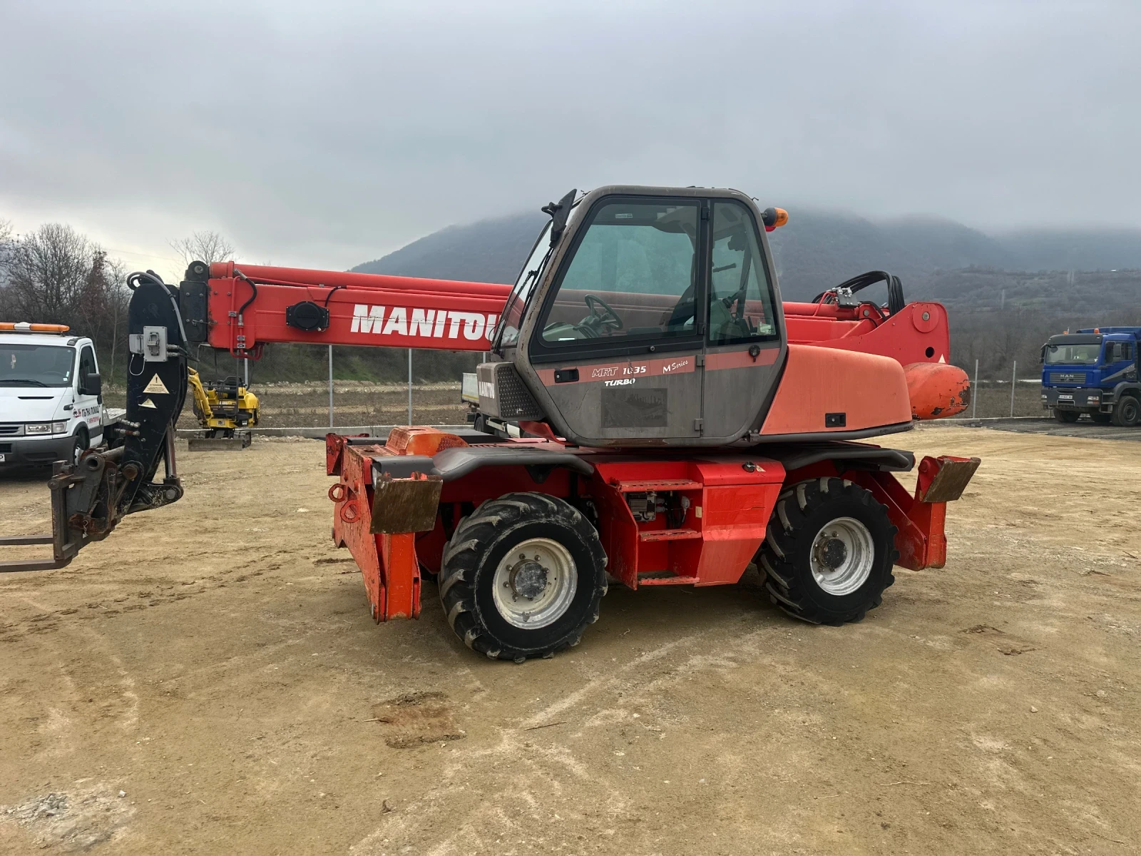 Телескопични товарачи Manitou 1635 MRT, снимка 1