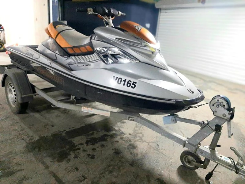 Джет Bombardier Sea Doo Първи собственик, снимка 1 - Воден транспорт - 49459396