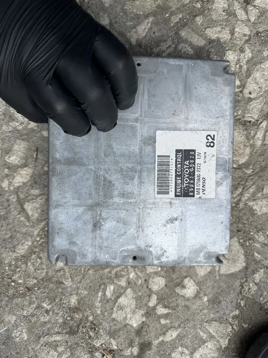 Компютър за TOYOTA AVENSIS 20d 126кс ECU 89661