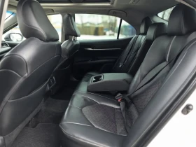 Toyota Camry XSE , снимка 16